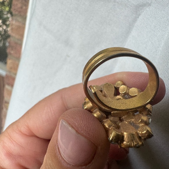 Vintage gold tone Aurora Borealis adjustable size ring - Picture 10 of 15